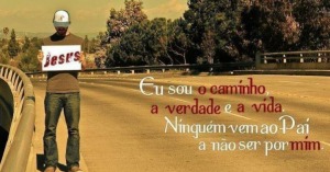 Se Jesus diz que ninguém vai ao Pai senão por Ele, por que muitos veneram e oram a Maria?